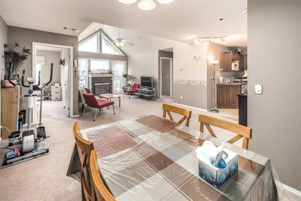 7 Harvest Gold Manor NE Calgary AB T3K 4Y3
