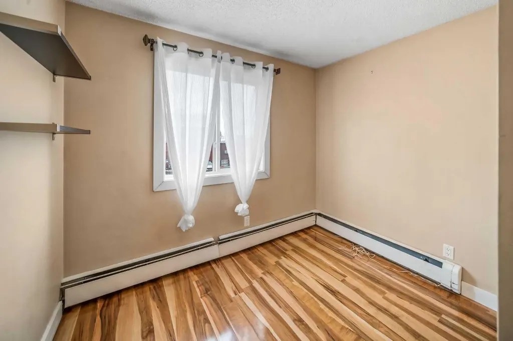 1915 26 Street SW Calgary AB T3E 2A2