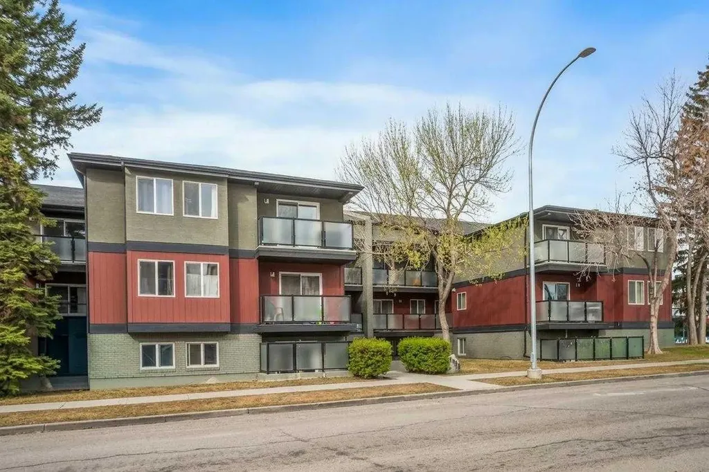 1915 26 Street SW Calgary AB T3E 2A2