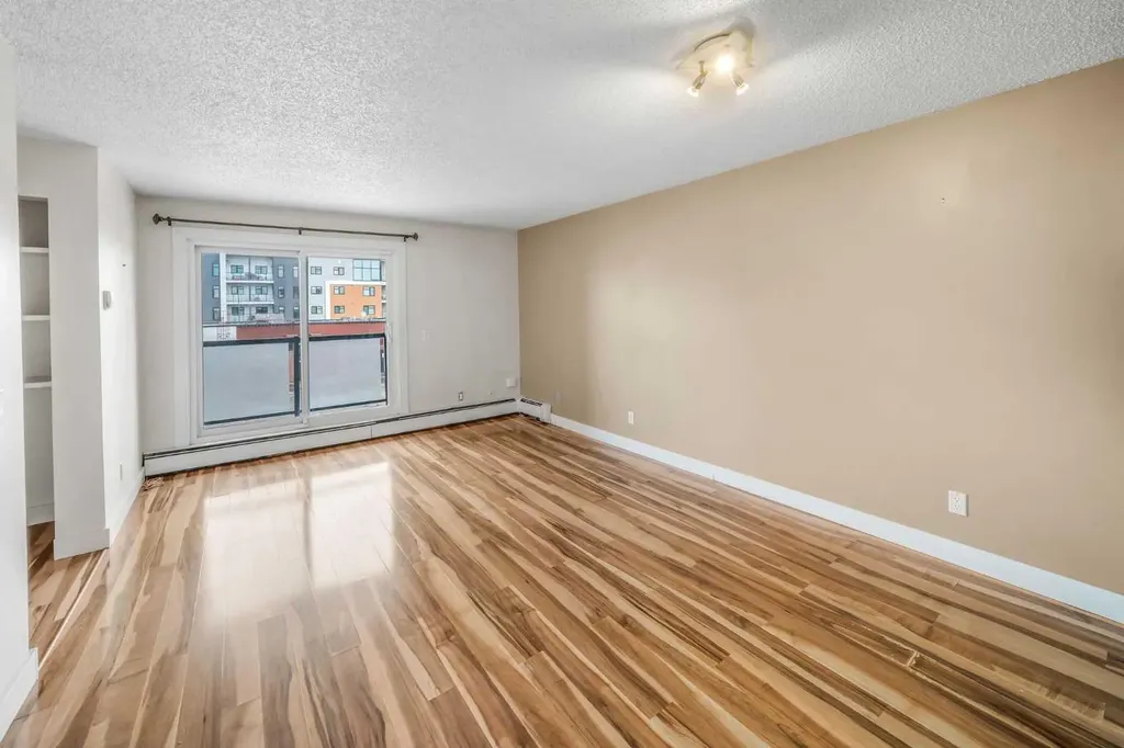 1915 26 Street SW Calgary AB T3E 2A2