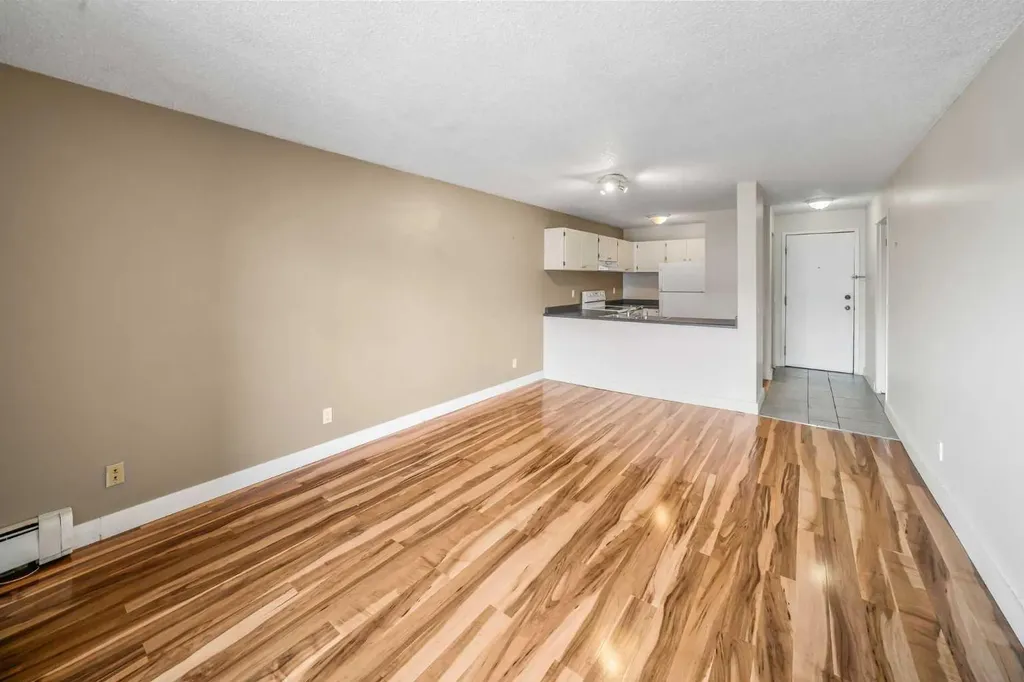 1915 26 Street SW Calgary AB T3E 2A2