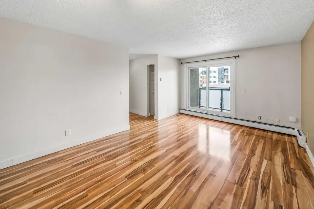 1915 26 Street SW Calgary AB T3E 2A2