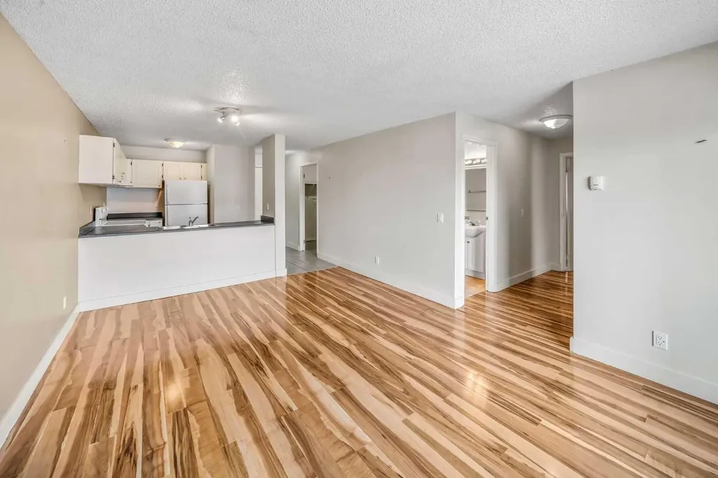 1915 26 Street SW Calgary AB T3E 2A2
