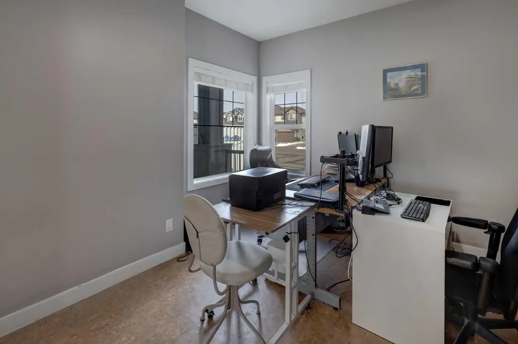 729 Canoe Avenue SW Airdrie AB t4b 3k5