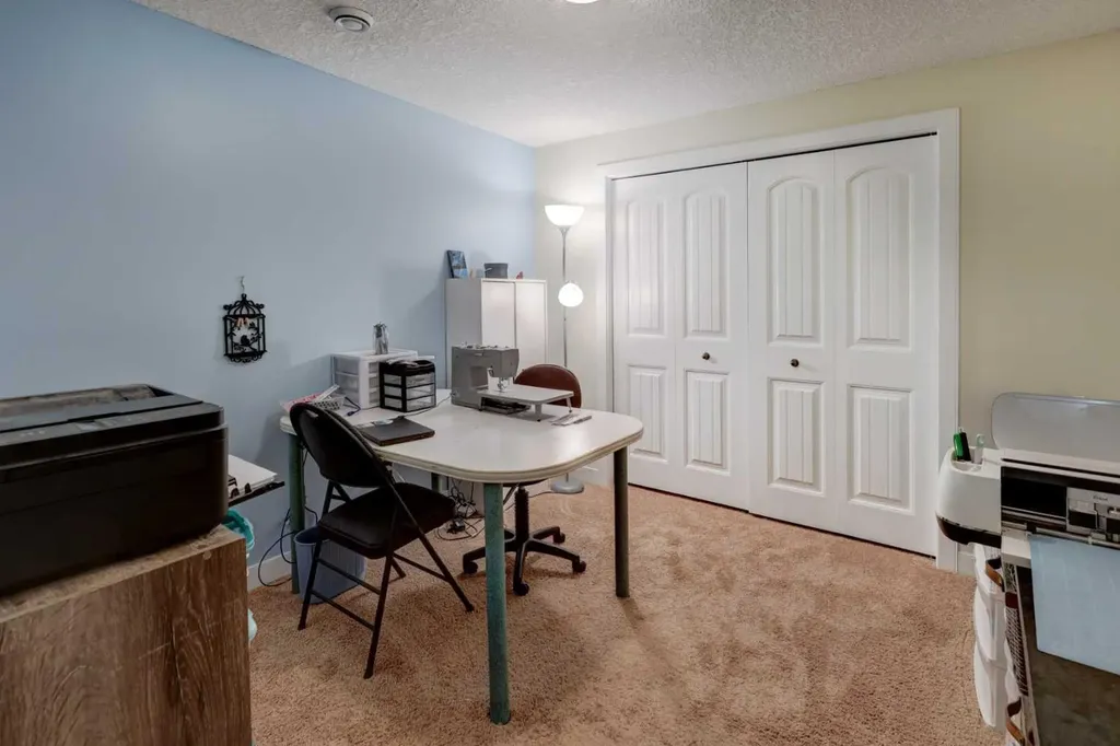 729 Canoe Avenue SW Airdrie AB t4b 3k5
