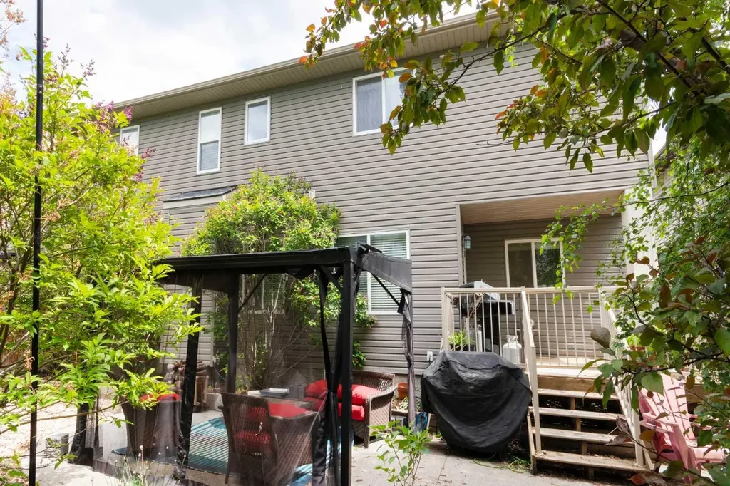 729 Canoe Avenue SW Airdrie AB t4b 3k5