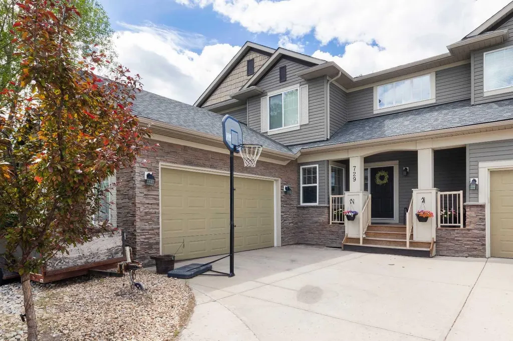 729 Canoe Avenue SW Airdrie AB t4b 3k5