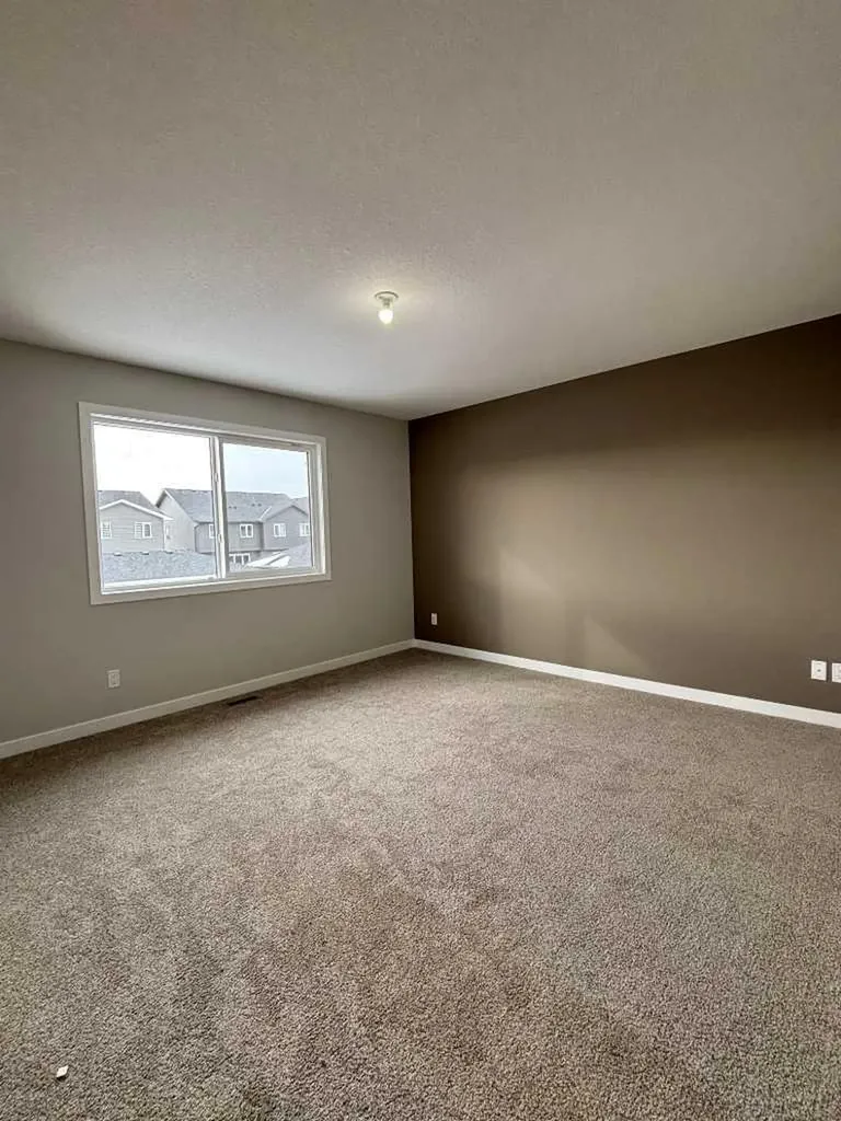 941 Reynolds Lane Airdrie AB T4B 5L7