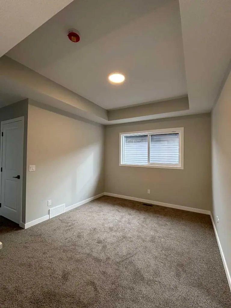 941 Reynolds Lane Airdrie AB T4B 5L7