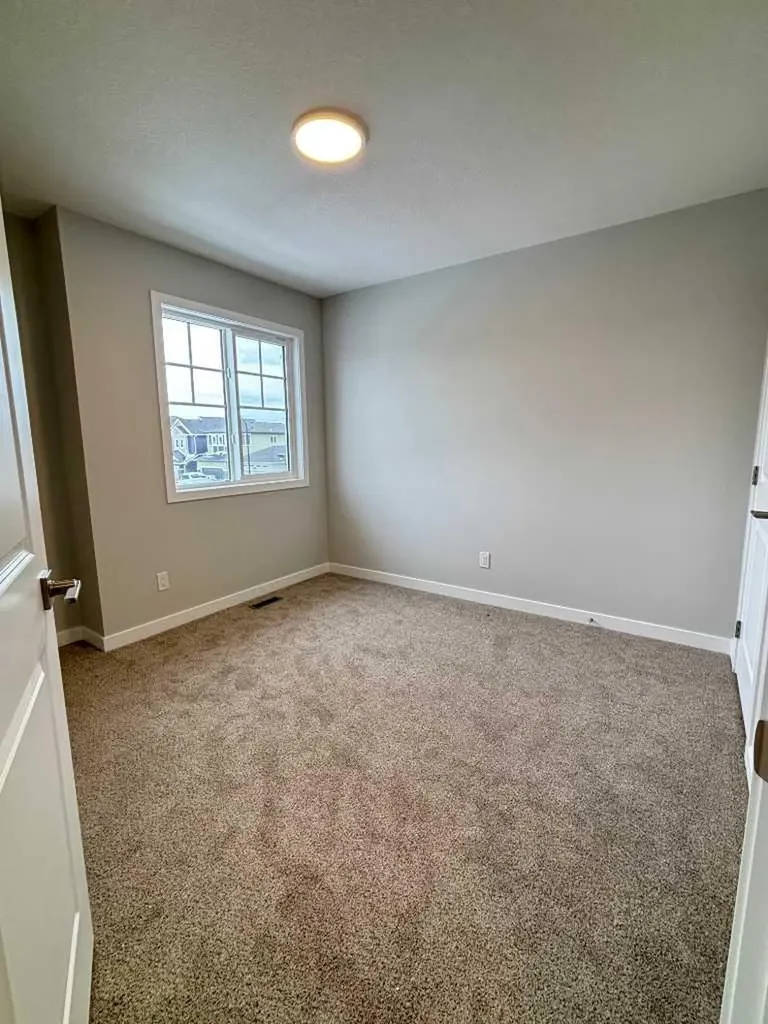941 Reynolds Lane Airdrie AB T4B 5L7