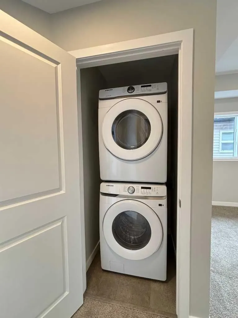 941 Reynolds Lane Airdrie AB T4B 5L7