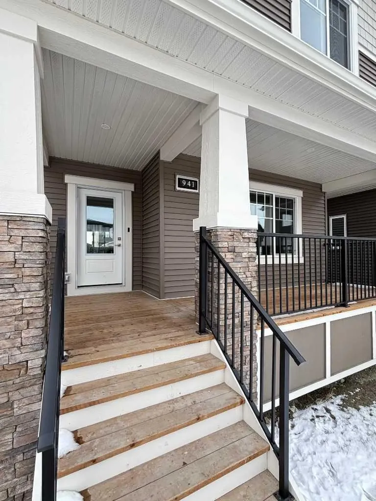 941 Reynolds Lane Airdrie AB T4B 5L7