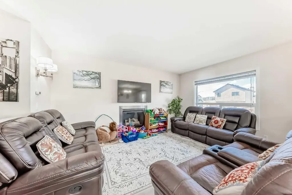 151 Covepark Green NE Calgary AB T3K 6L2