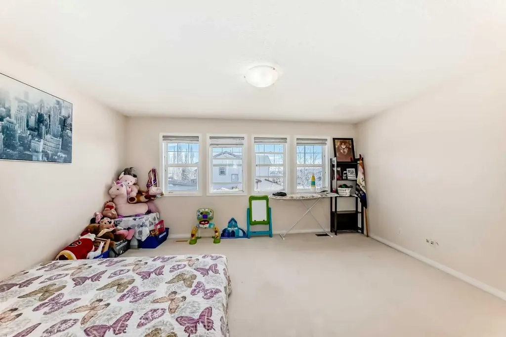 151 Covepark Green NE Calgary AB T3K 6L2