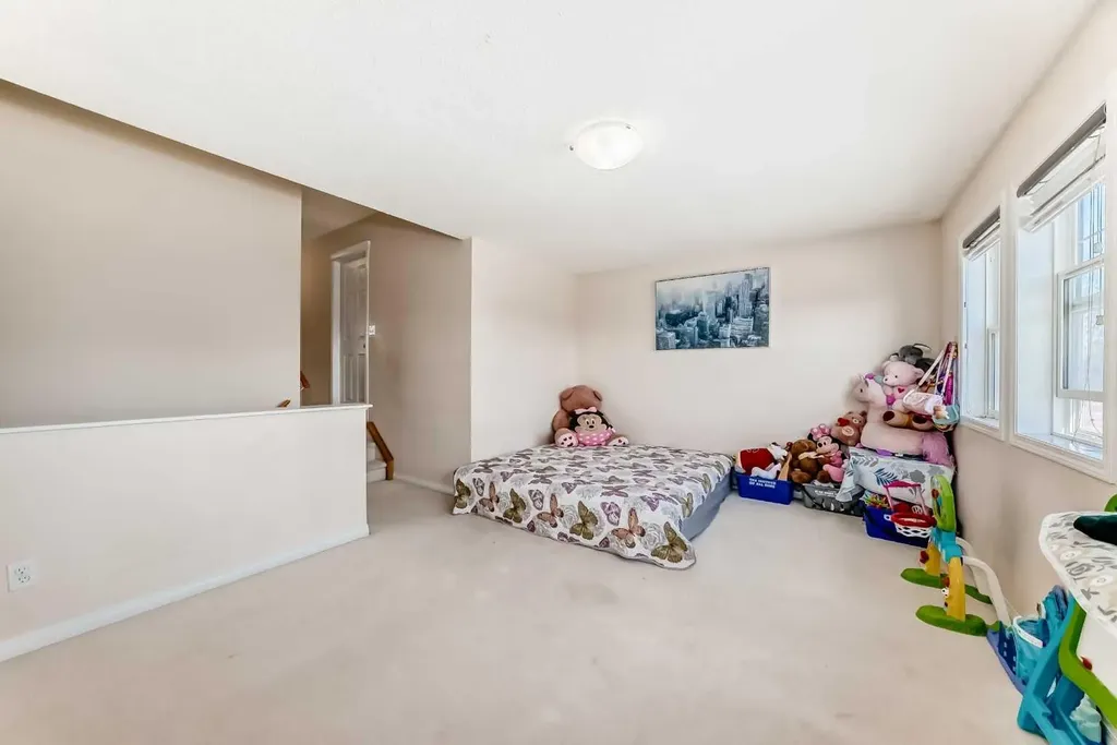 151 Covepark Green NE Calgary AB T3K 6L2