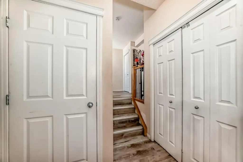151 Covepark Green NE Calgary AB T3K 6L2