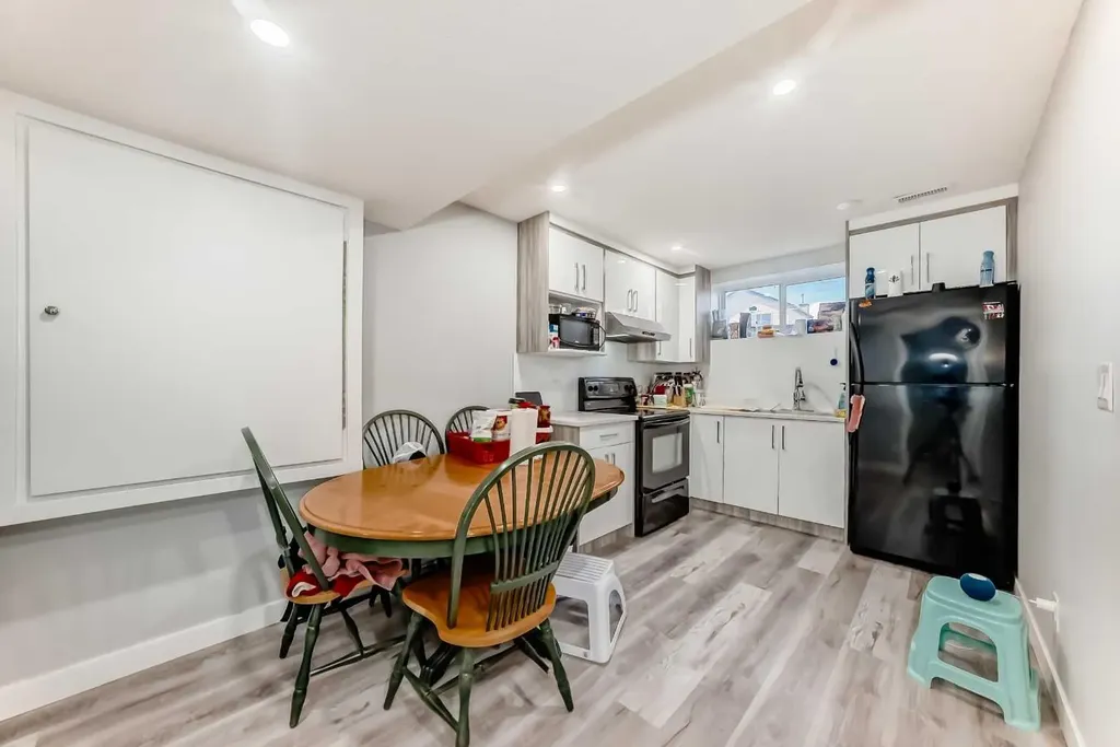151 Covepark Green NE Calgary AB T3K 6L2