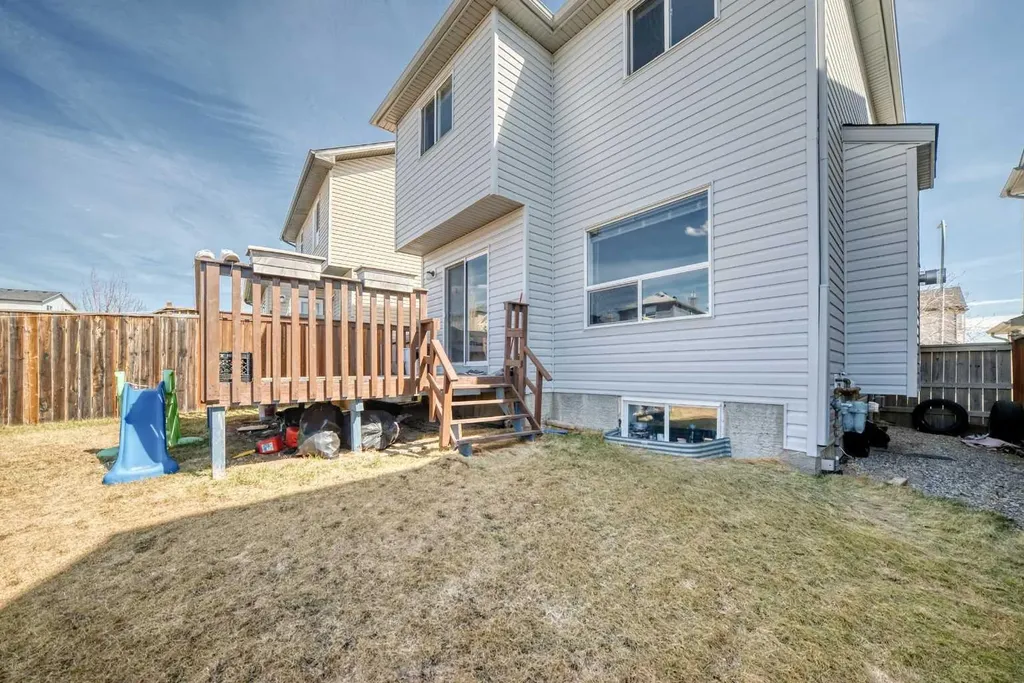 151 Covepark Green NE Calgary AB T3K 6L2