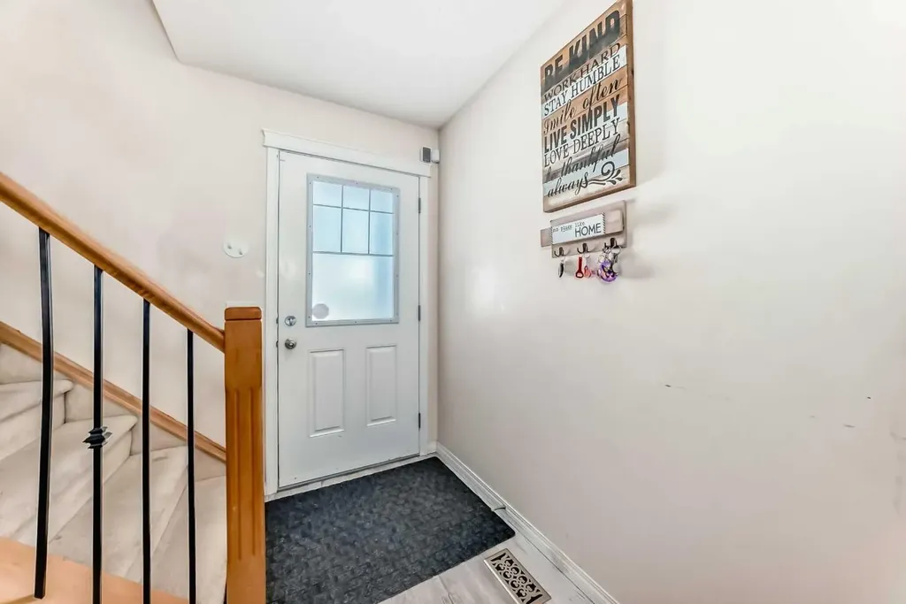 151 Covepark Green NE Calgary AB T3K 6L2