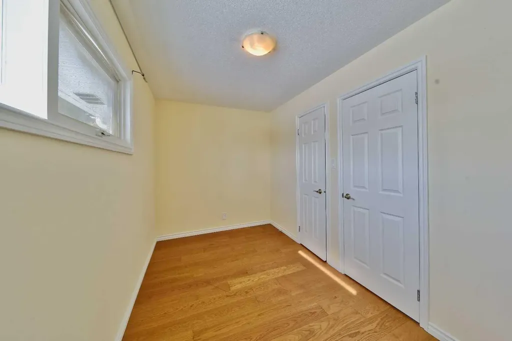 525 32 Avenue NE Calgary AB T2E 2H3