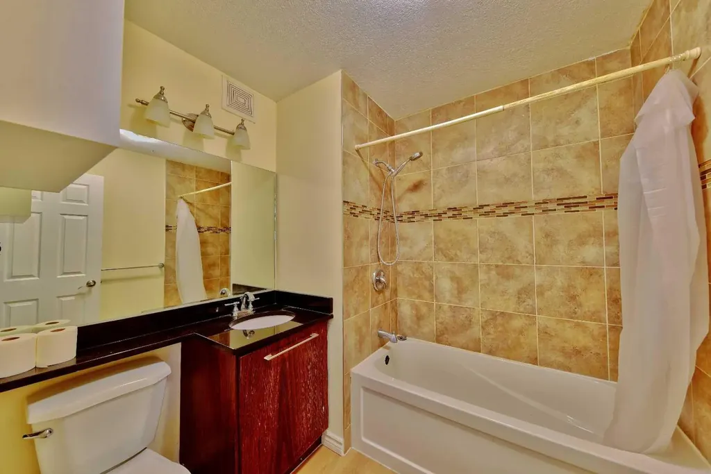 525 32 Avenue NE Calgary AB T2E 2H3