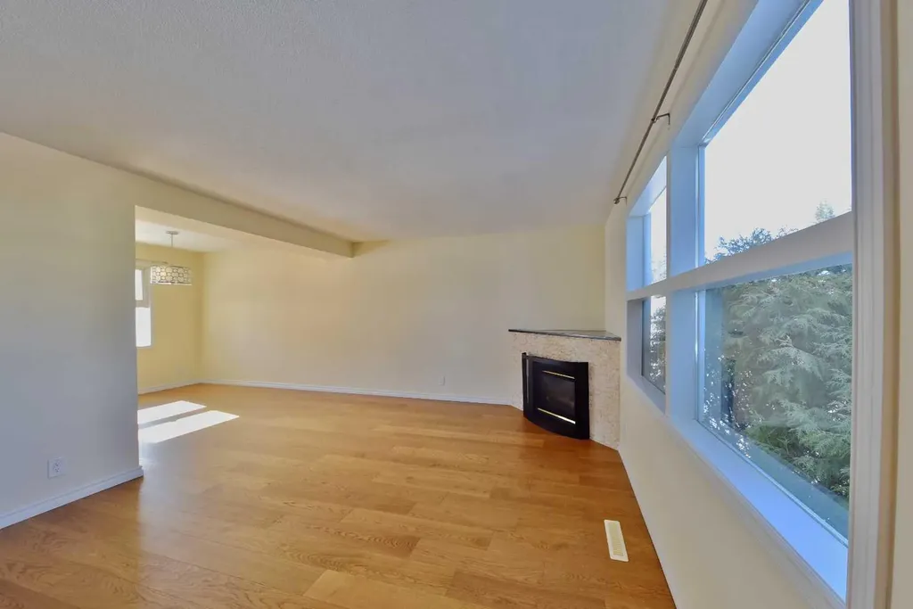 525 32 Avenue NE Calgary AB T2E 2H3