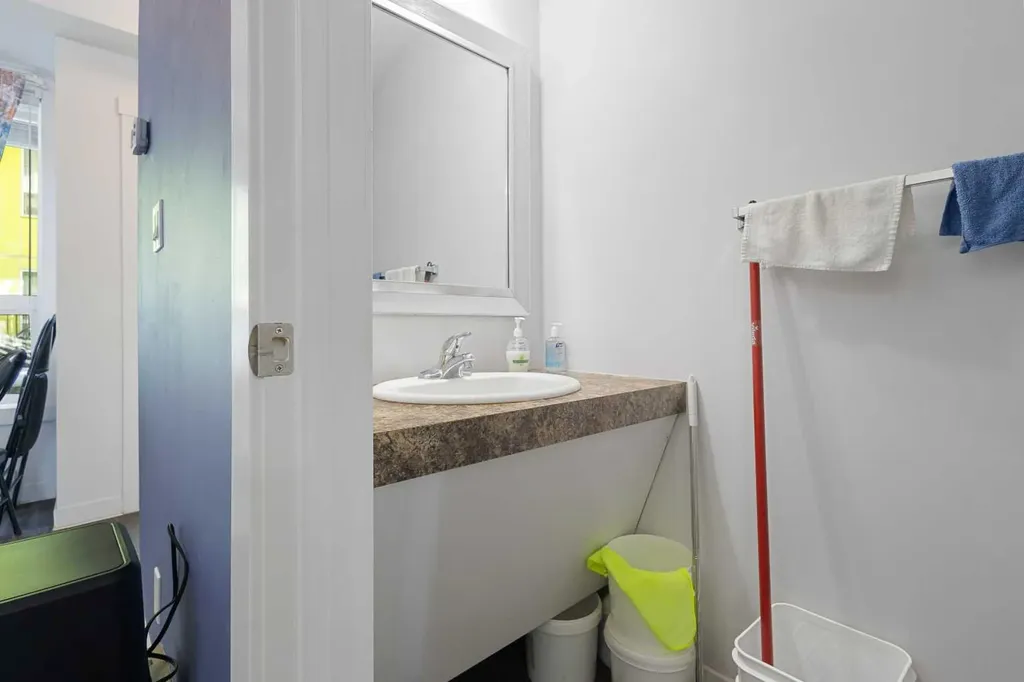 1740 9 Street NW Calgary AB T2M 4Z5