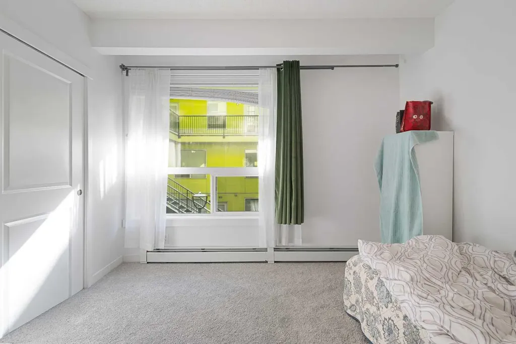1740 9 Street NW Calgary AB T2M 4Z5