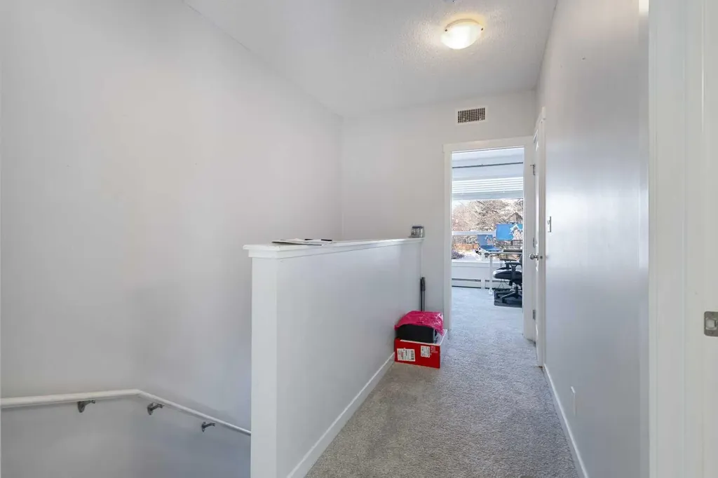 1740 9 Street NW Calgary AB T2M 4Z5