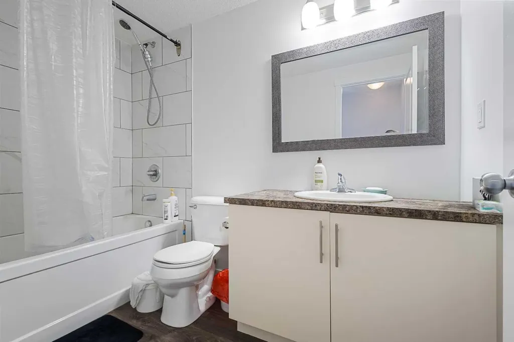 1740 9 Street NW Calgary AB T2M 4Z5
