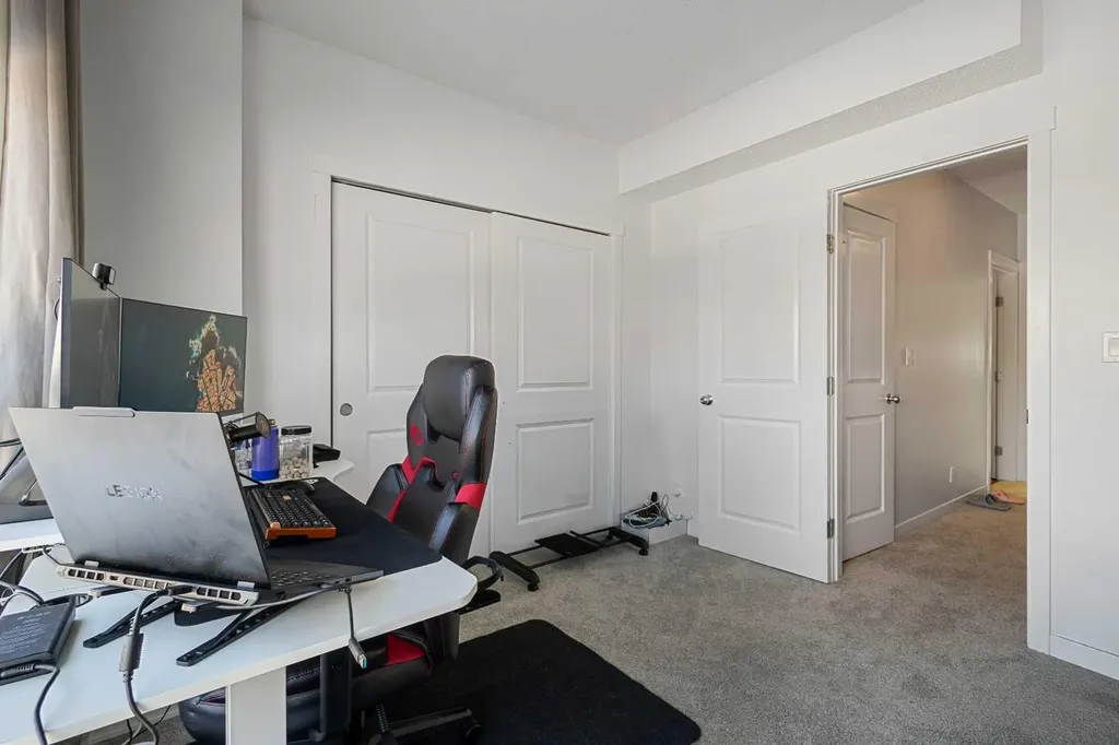 1740 9 Street NW Calgary AB T2M 4Z5