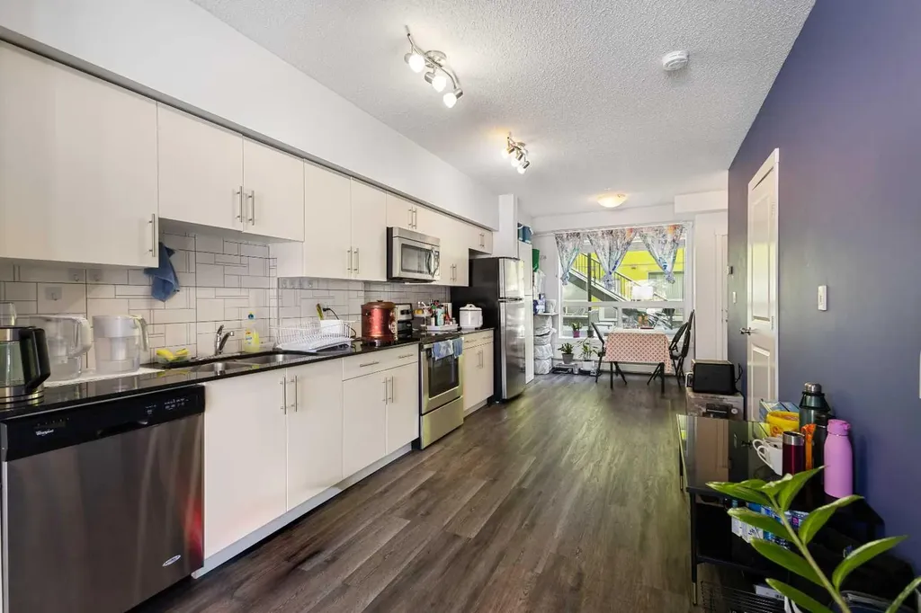 1740 9 Street NW Calgary AB T2M 4Z5