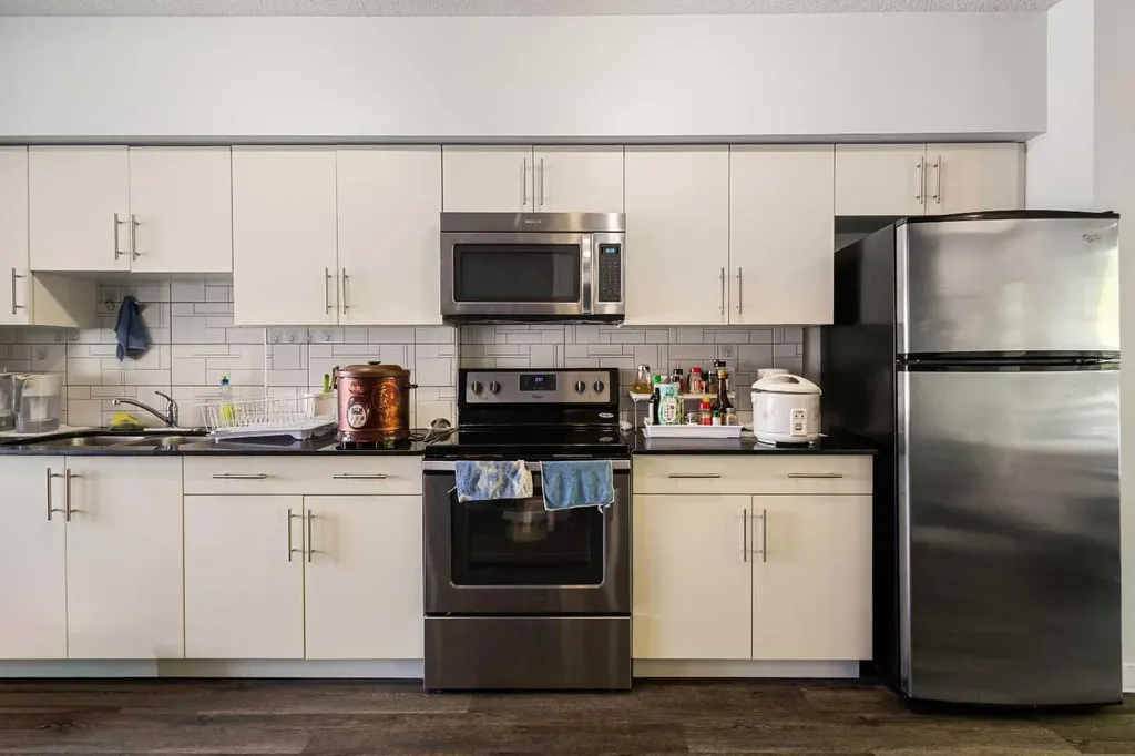 1740 9 Street NW Calgary AB T2M 4Z5