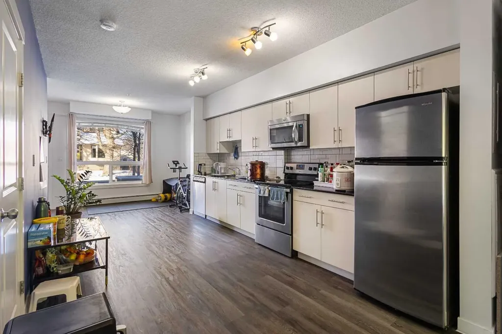 1740 9 Street NW Calgary AB T2M 4Z5