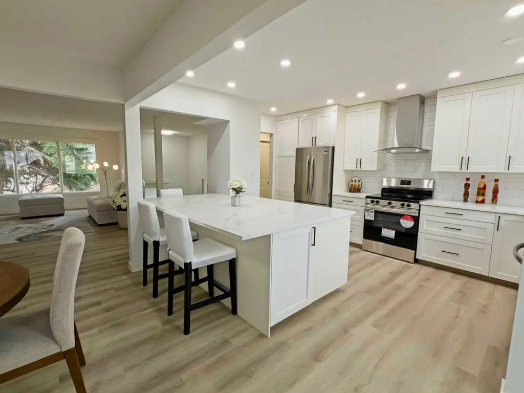 7032 78 Street NW Calgary AB T3B 4H9