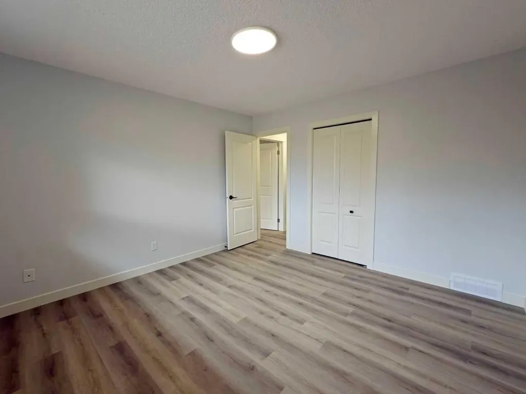 7032 78 Street NW Calgary AB T3B 4H9