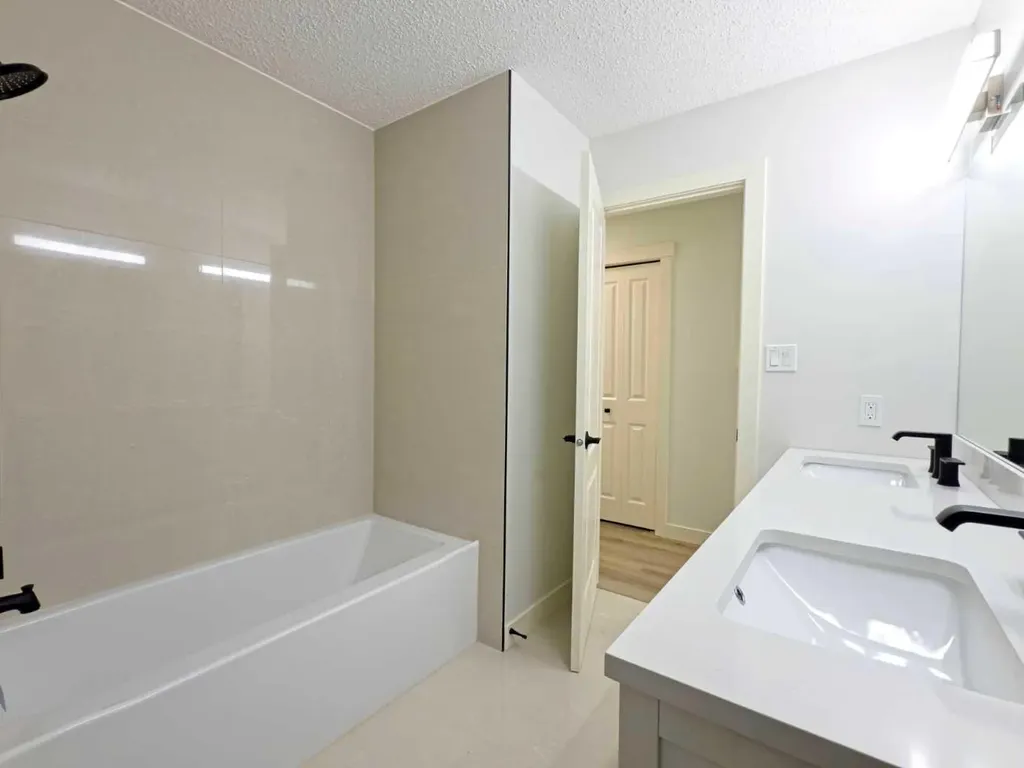 7032 78 Street NW Calgary AB T3B 4H9