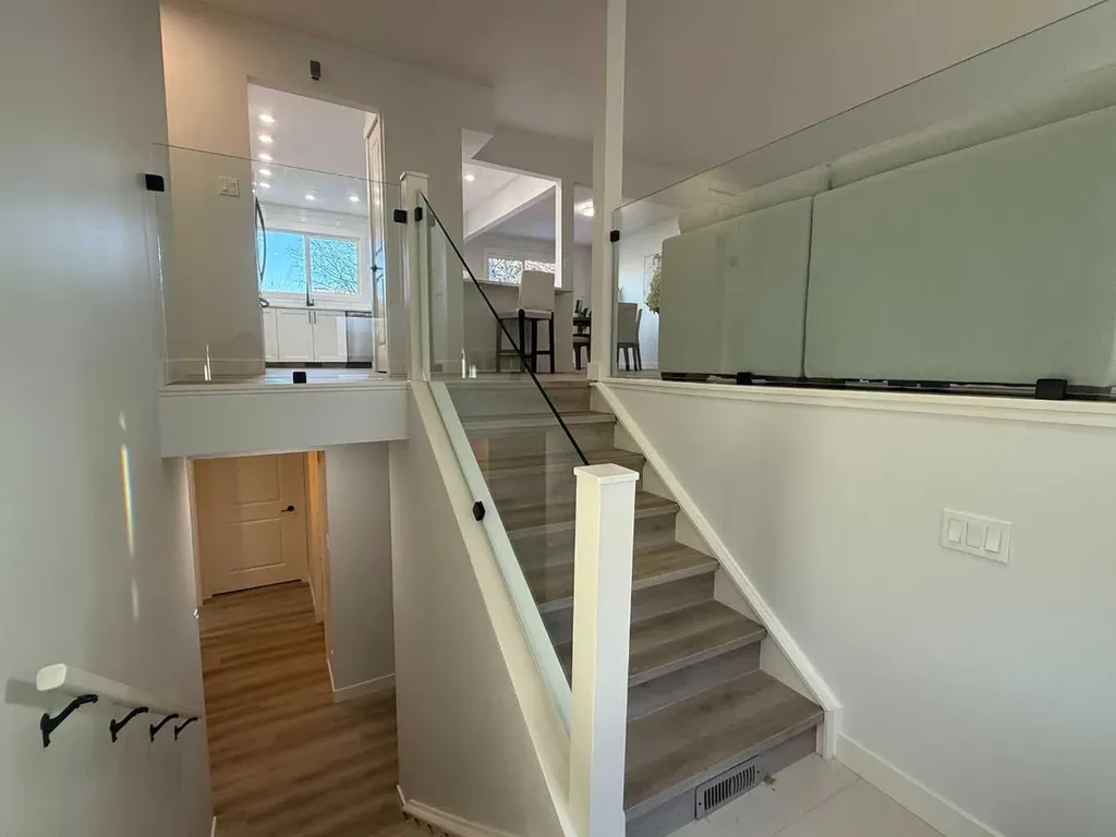 7032 78 Street NW Calgary AB T3B 4H9