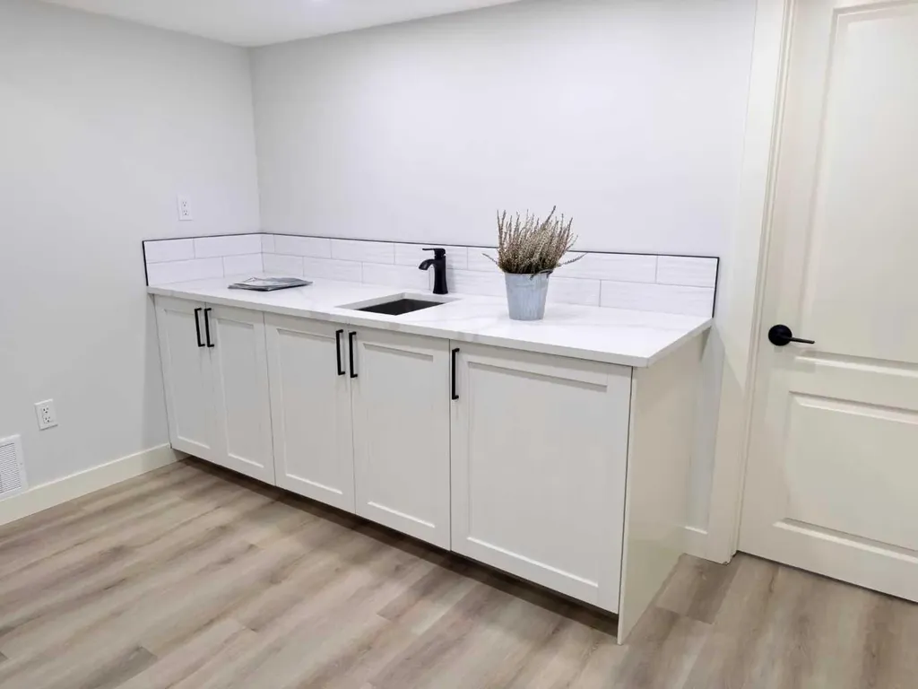 7032 78 Street NW Calgary AB T3B 4H9