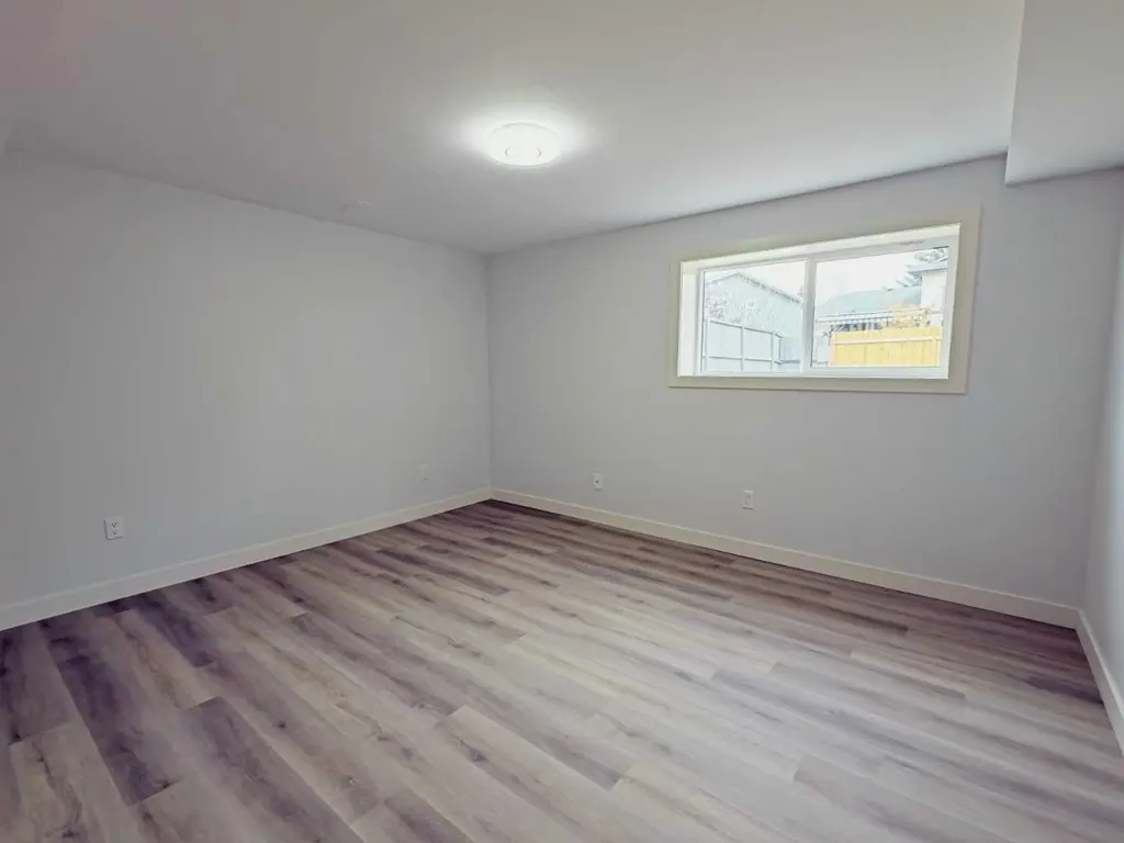 7032 78 Street NW Calgary AB T3B 4H9