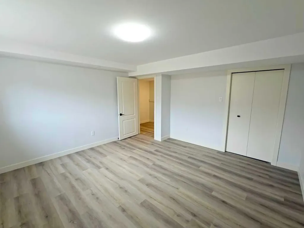 7032 78 Street NW Calgary AB T3B 4H9