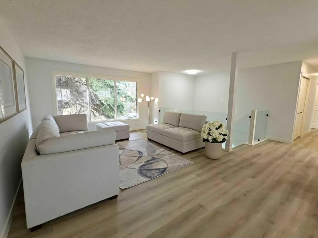 7032 78 Street NW Calgary AB T3B 4H9
