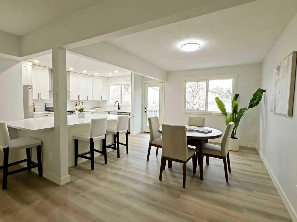 7032 78 Street NW Calgary AB T3B 4H9