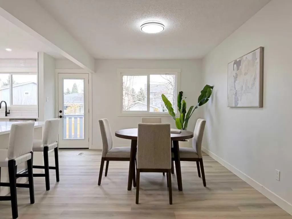 7032 78 Street NW Calgary AB T3B 4H9
