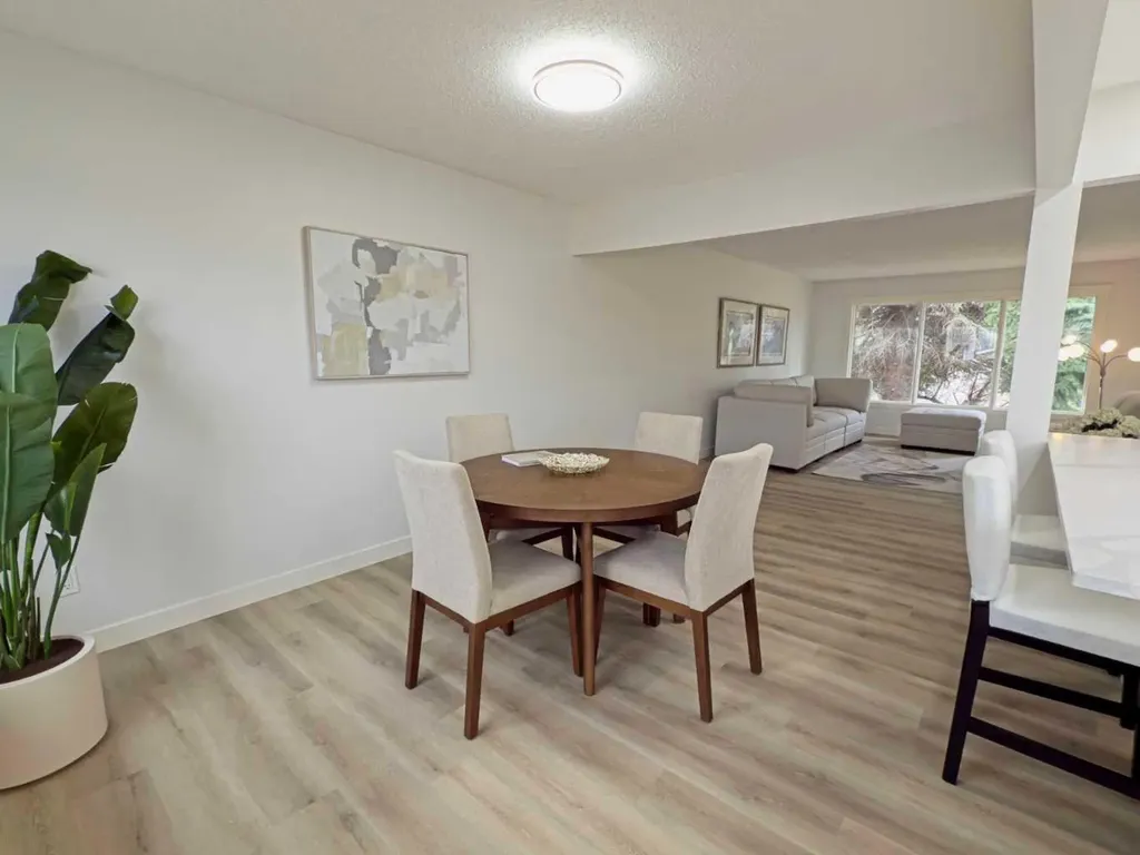 7032 78 Street NW Calgary AB T3B 4H9