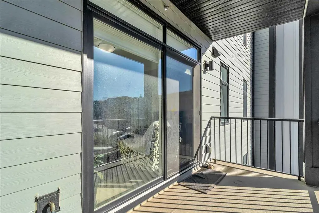 30 Sage Hill Walk NW Calgary AB T3R 2A9
