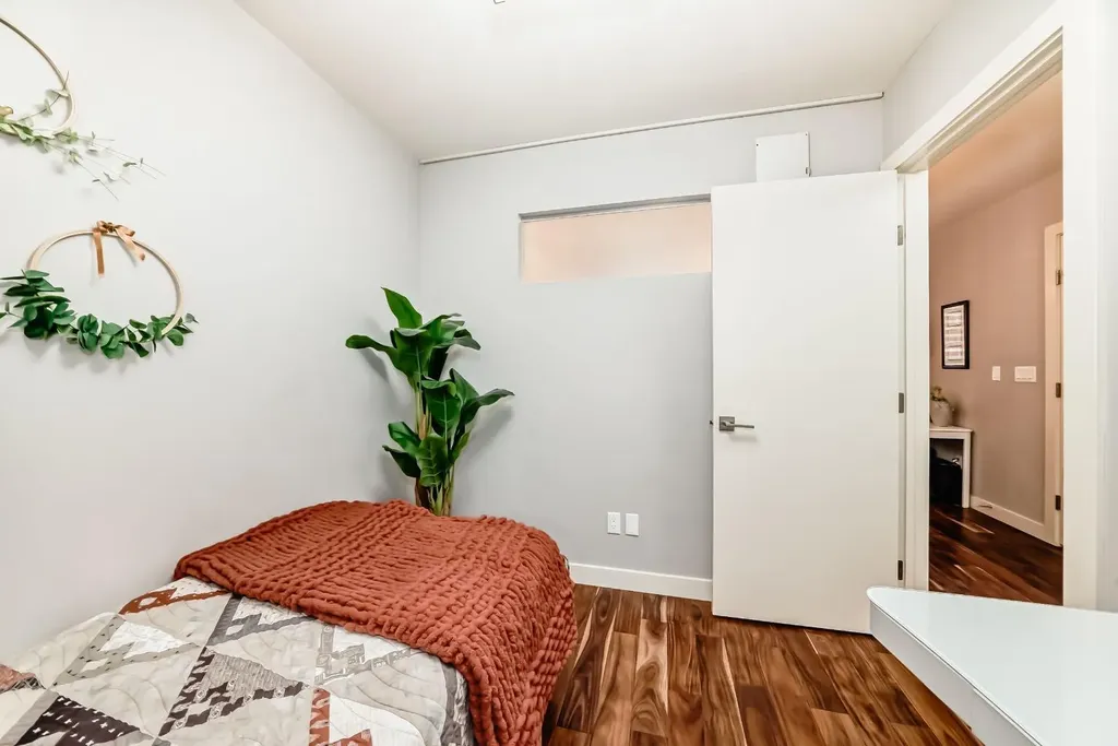 1029 15 Avenue SW Calgary AB T2R 0S5