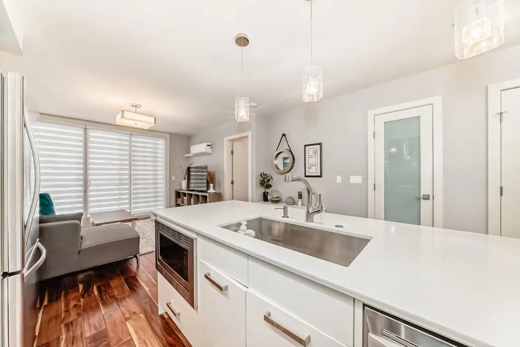 1029 15 Avenue SW Calgary AB T2R 0S5