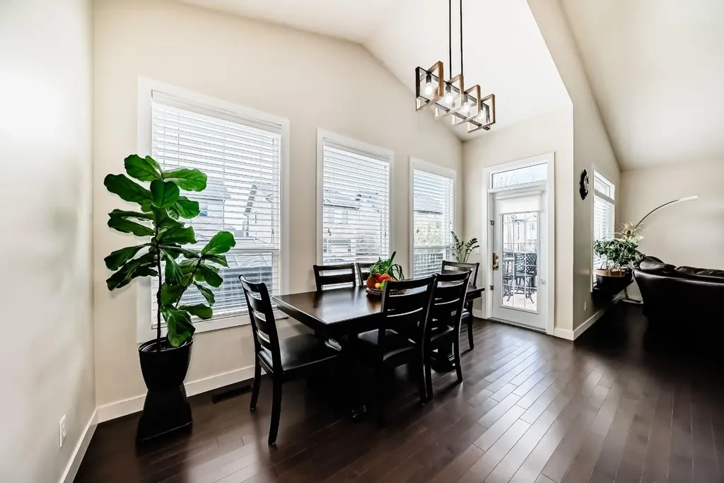 612 Montgomery Close SE High River AB T1V0B7