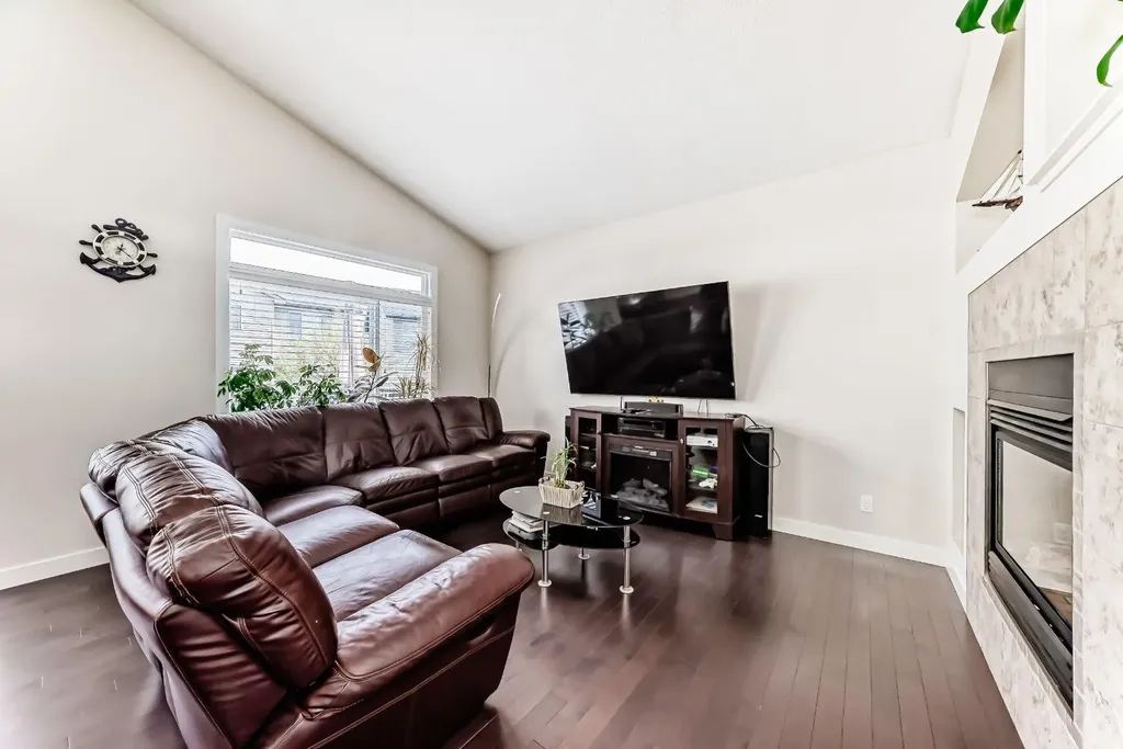 612 Montgomery Close SE High River AB T1V0B7